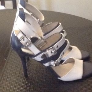 Gorgeous Navy and Soft White Michael KORS